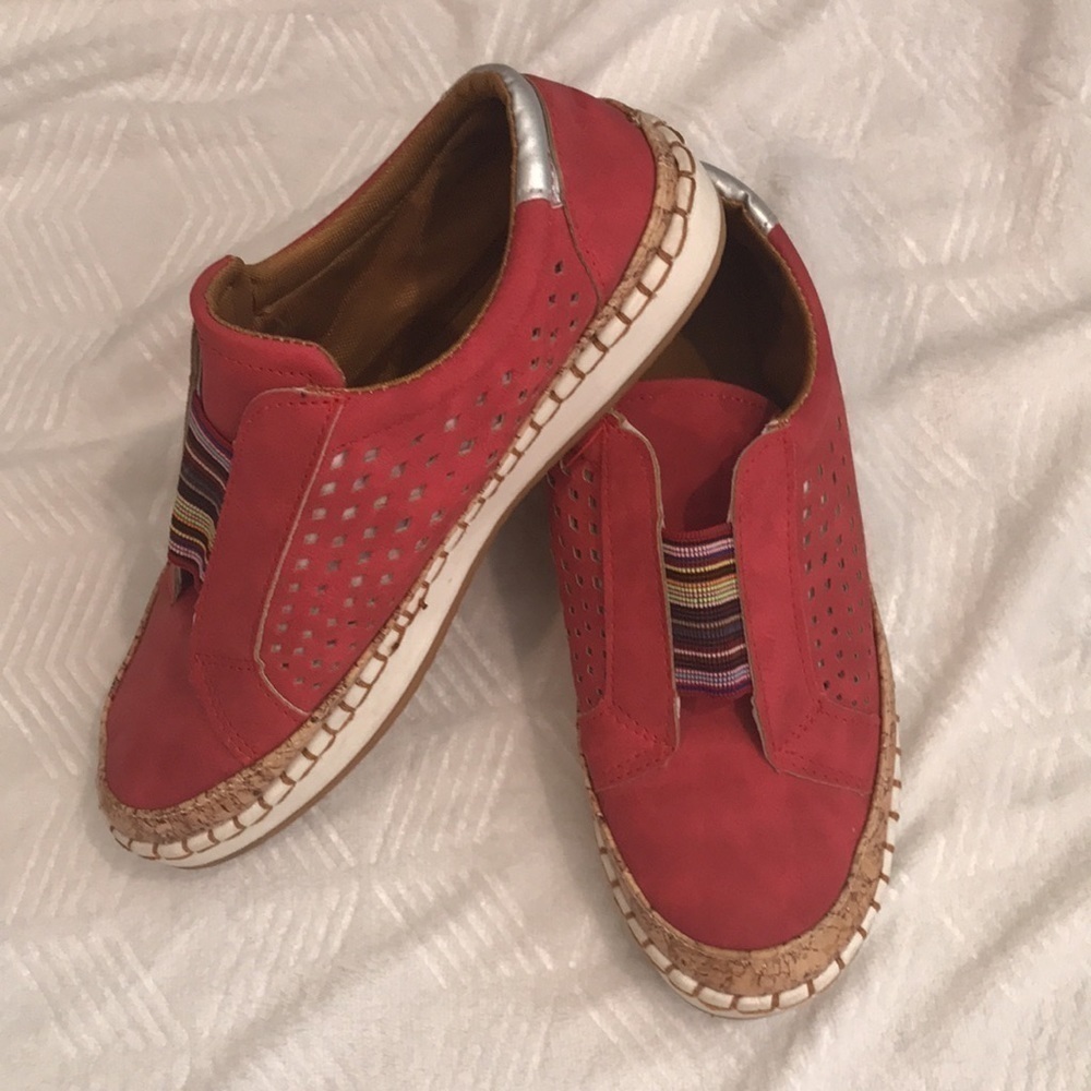 Women Casual Slip On Hollow-Out Sneakers - Picture 14 of 15